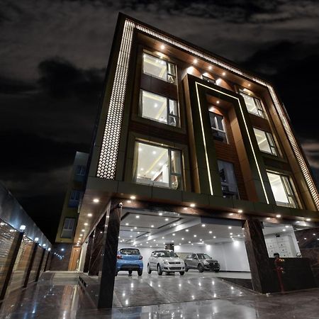 Golden Tree Hotel Noida Eksteriør billede