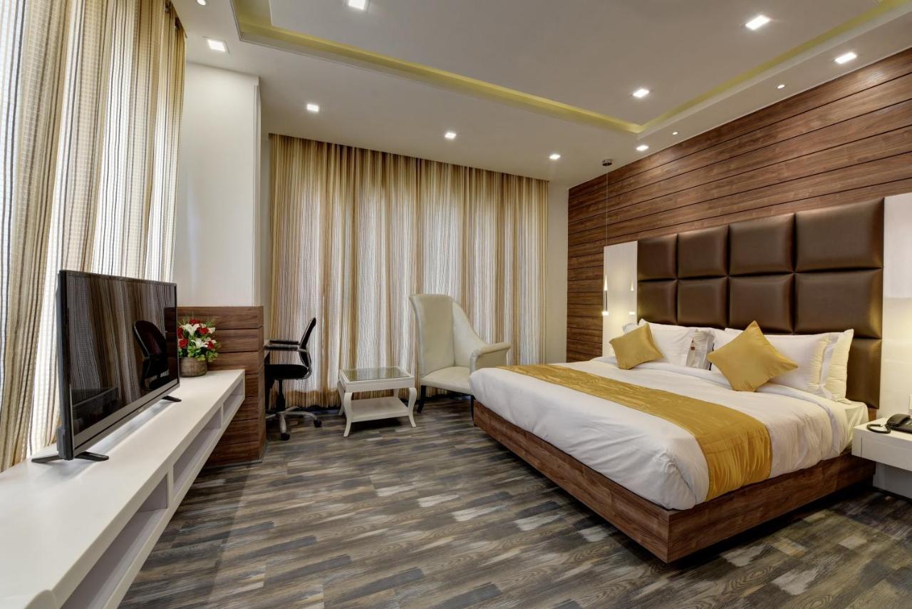 Golden Tree Hotel Noida Eksteriør billede