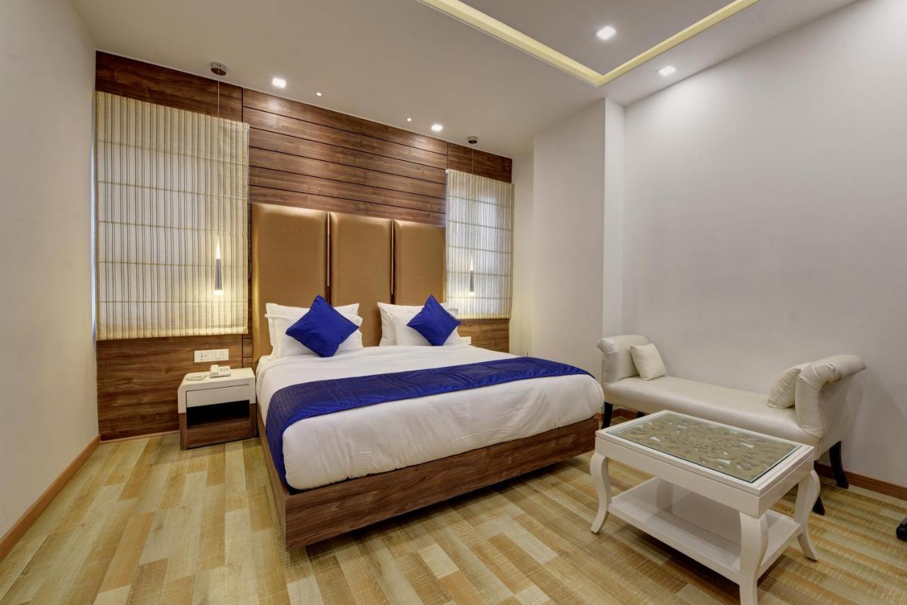Golden Tree Hotel Noida Eksteriør billede
