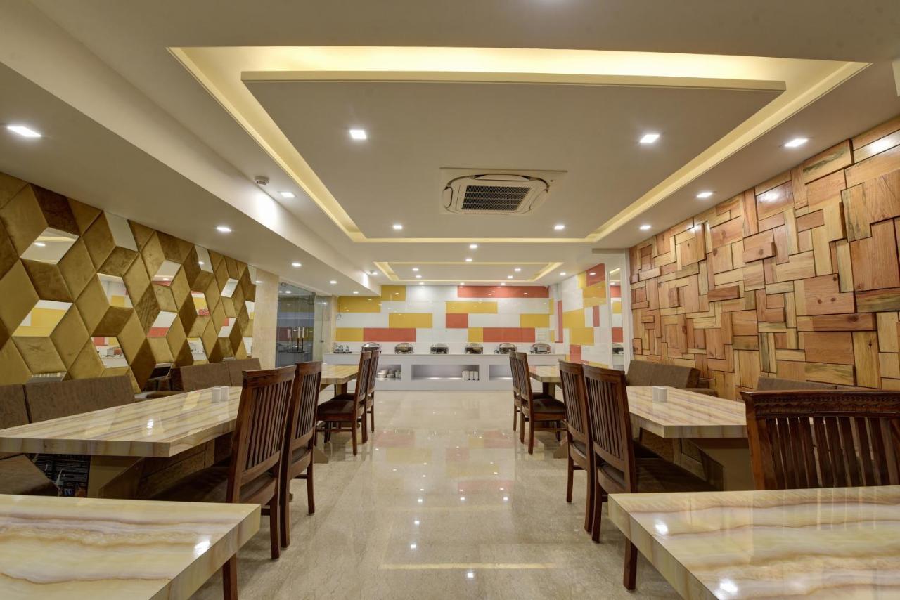 Golden Tree Hotel Noida Eksteriør billede