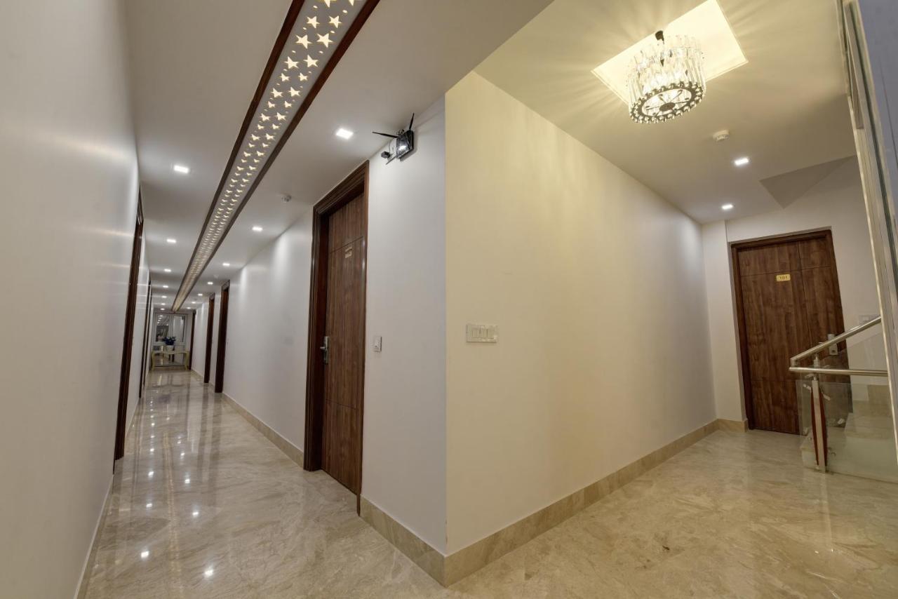 Golden Tree Hotel Noida Eksteriør billede