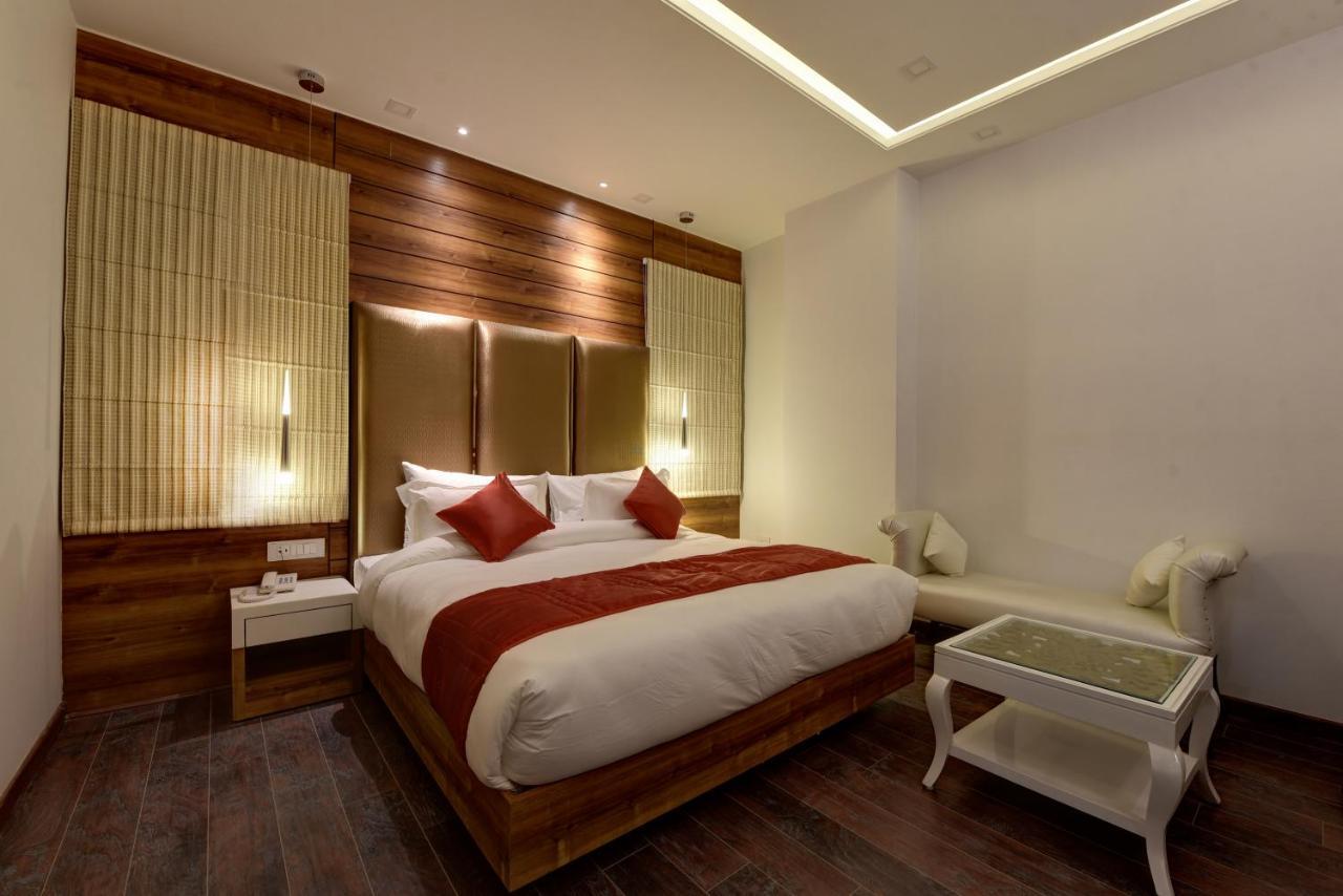 Golden Tree Hotel Noida Eksteriør billede