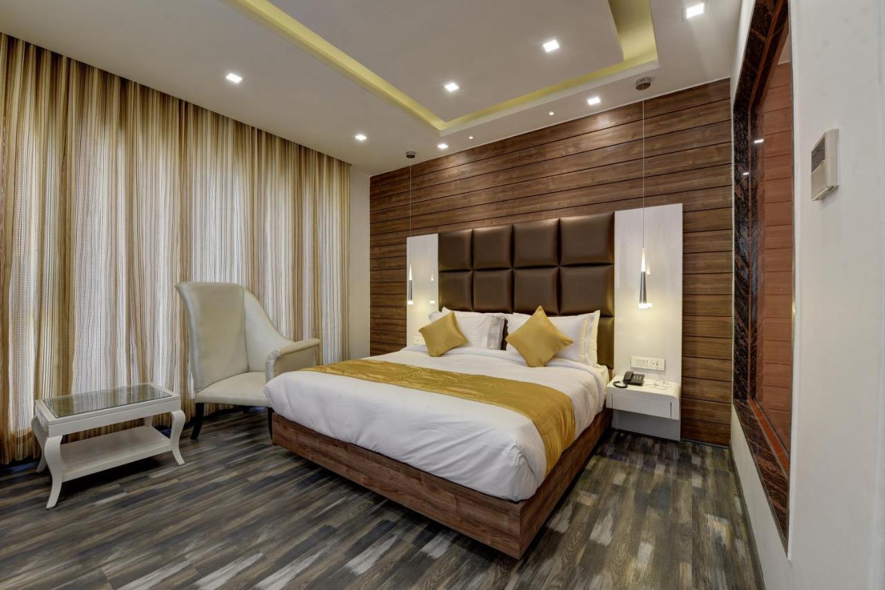 Golden Tree Hotel Noida Eksteriør billede