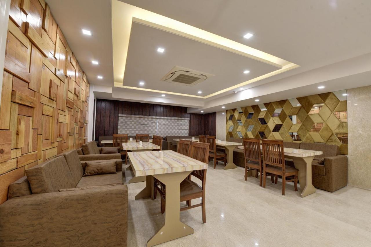 Golden Tree Hotel Noida Eksteriør billede